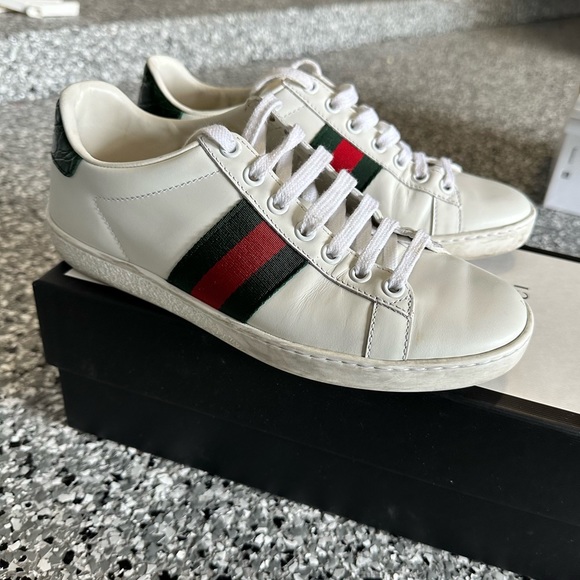 Gucci Ace Leather Sneaker - Picture 3 of 9